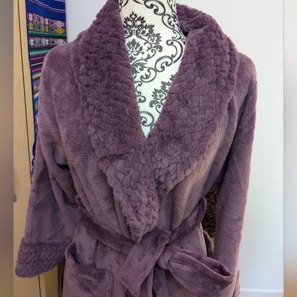 Carole Hochman NWT robe - Picture 2 of 7